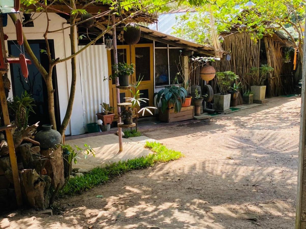 Ekamuthu Homestay Dikwella Esterno foto